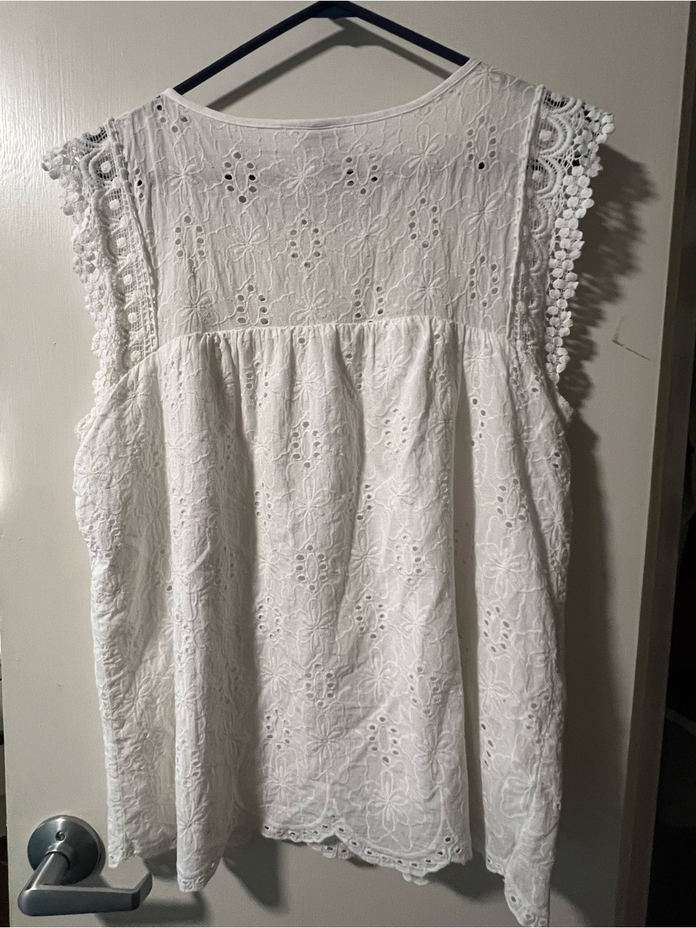 Knox Rose White Eyelet Crochet Sleeve Tunic Top - Picture 5 of 5